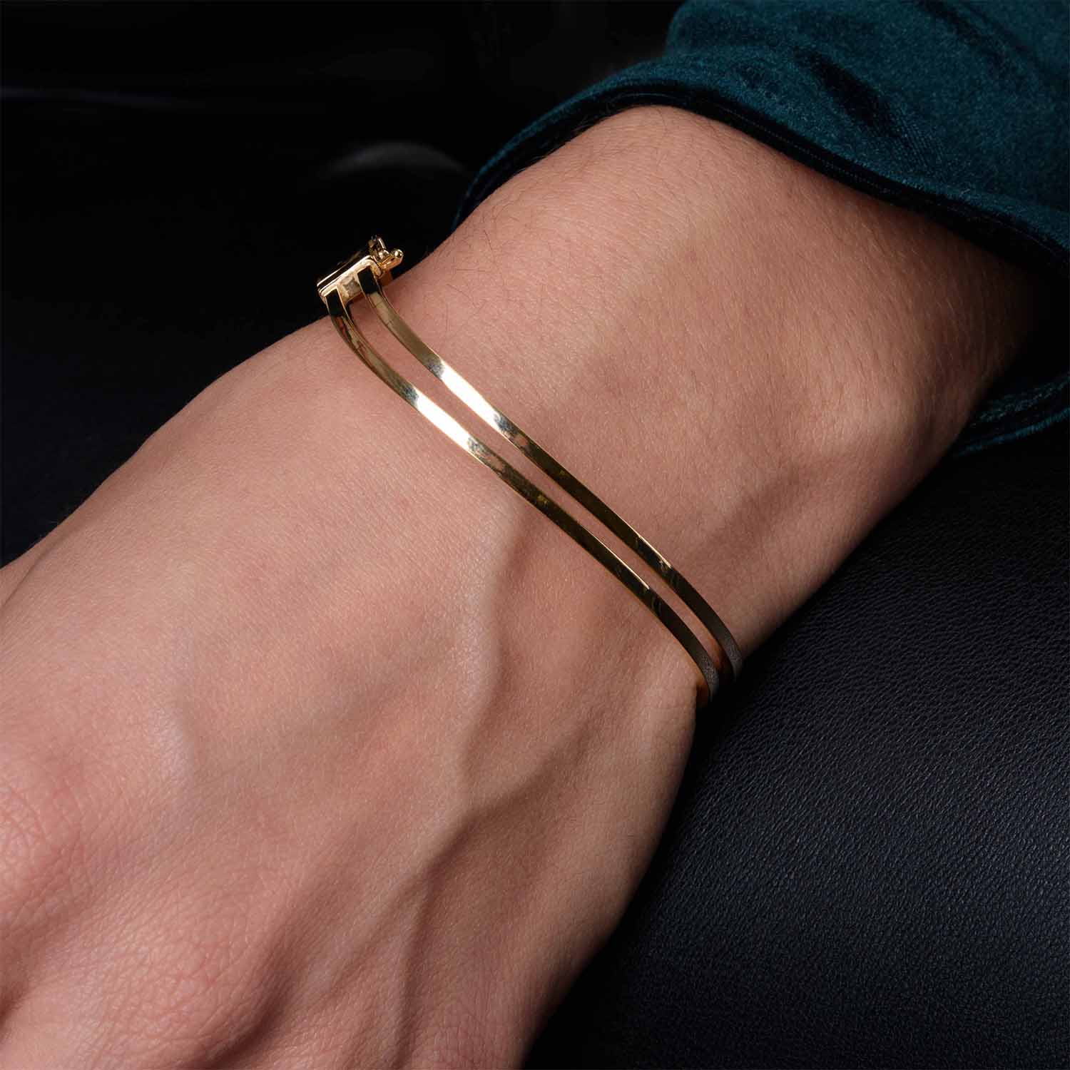 Serpentine Grace Necklace + Ouro Double Bar Bangle in 9K Gold