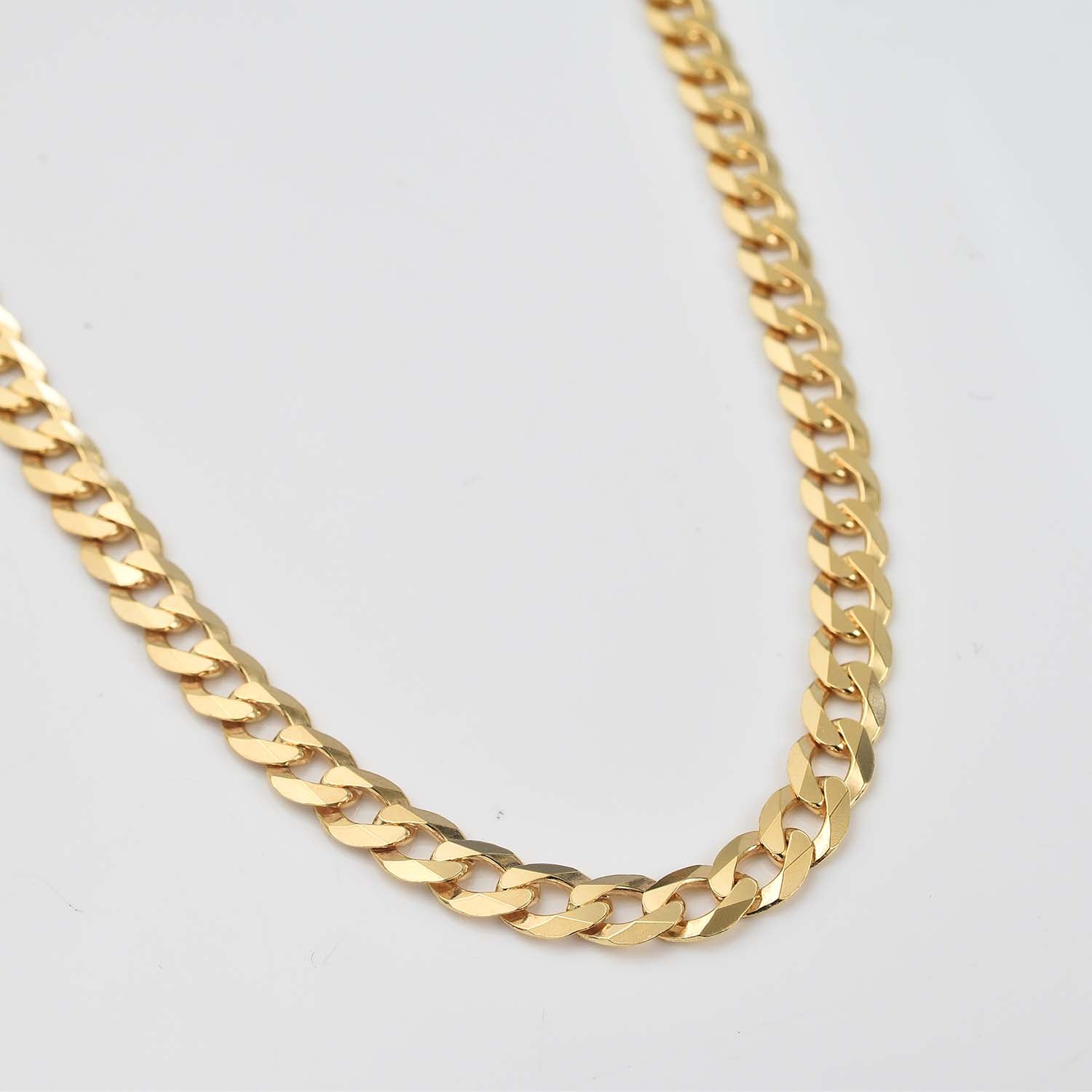 Gold Essential Radiance Curb Necklace