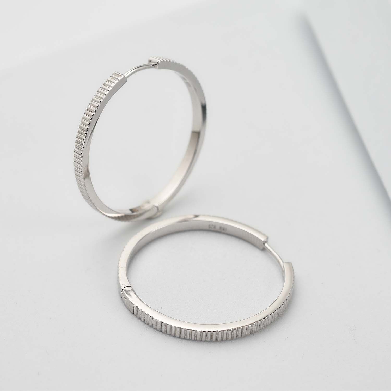 Essential Fluted Hoop Earrings