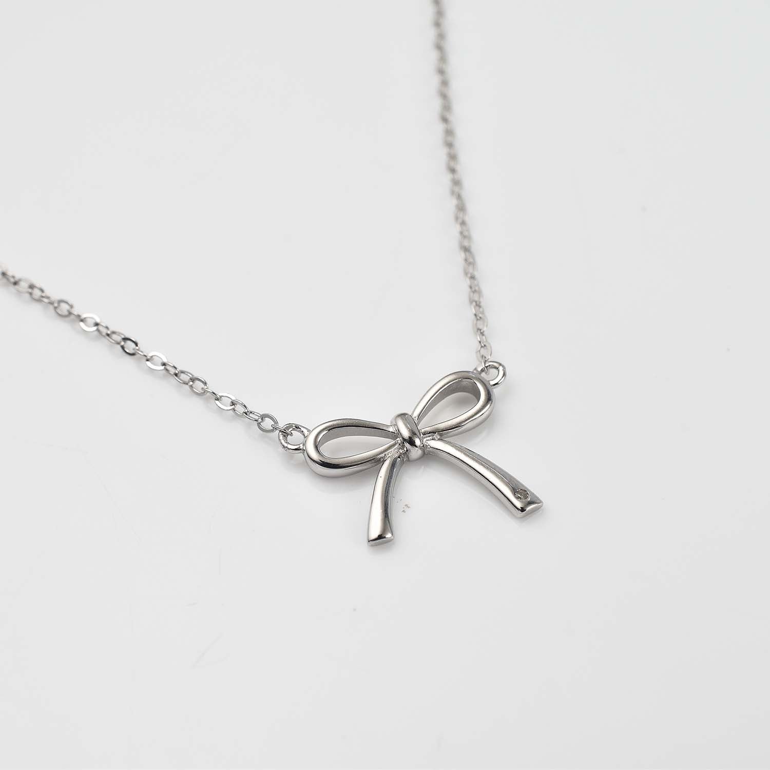 Essential Sweet Diamond Bow Ribbon Necklace