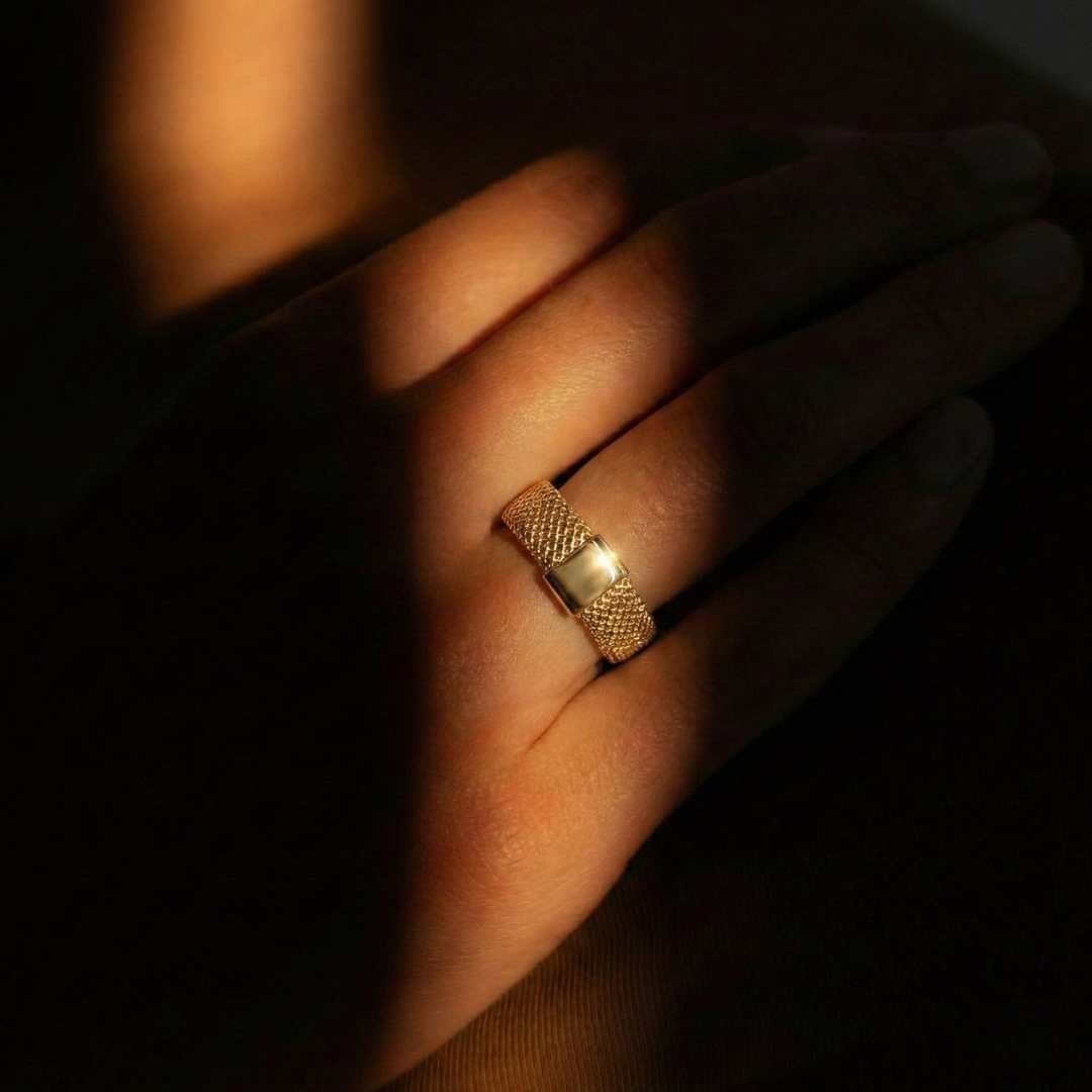 Horizon Mesh Ring in 9K Gold