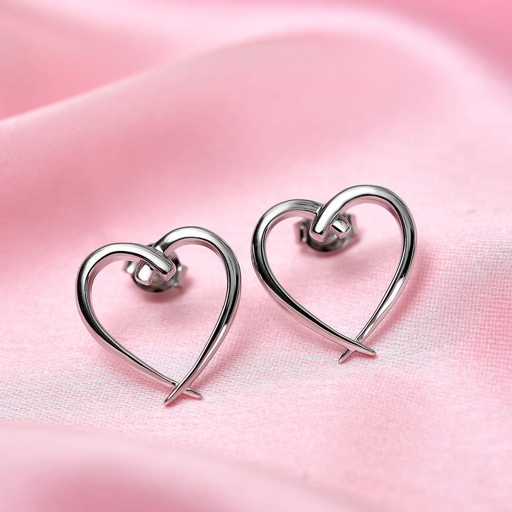 Cute heart earrings store