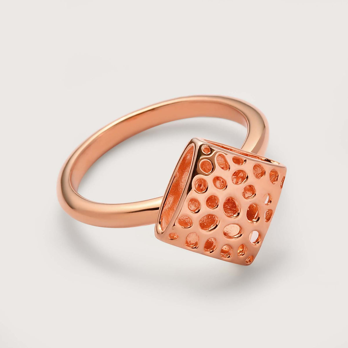 Lattice Pebble Ring